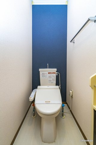 ライトコートBのトイレ|トイレ　ウォシュレット付き