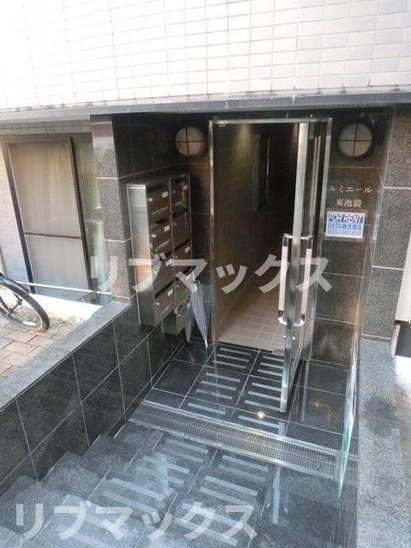 【エントランス】ルミエール東池袋 