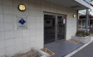 ファーストプレイス菊川のエントランス|ゆとりのあるエントランスです