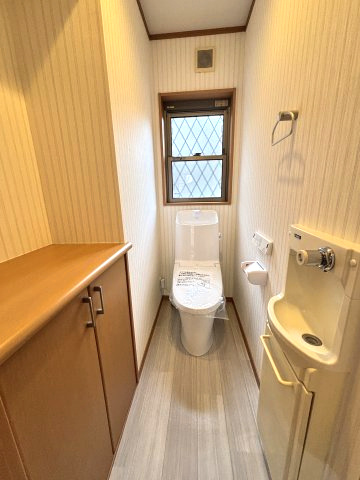 1階温水洗浄便座付きトイレも2026年6月に交換済みです
手洗い有り