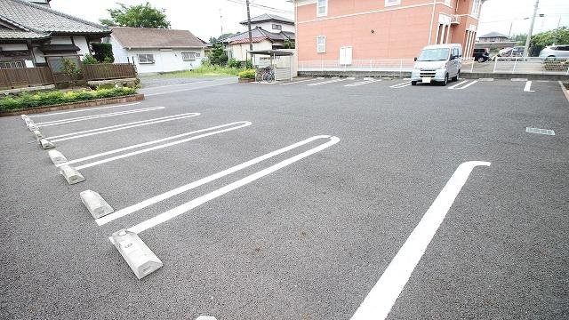ボンヴィラージュの駐車場|駐車場に車を止められます