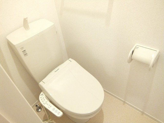 ウィステリア・フィオーレⅢのトイレ|コンパクトで使いやすいトイレです