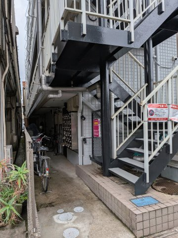 【エントランス】 | コーポサンライズ西田 | きれいなエントランスです