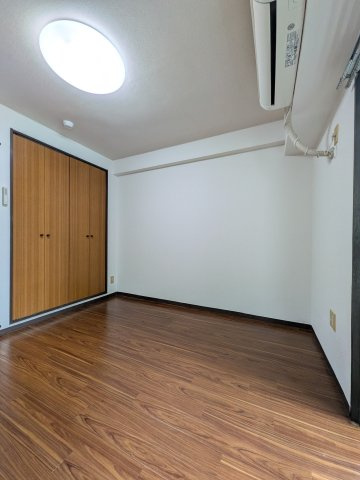 【洋室】 | コーポサンライズ西田 | きれいな洋室です