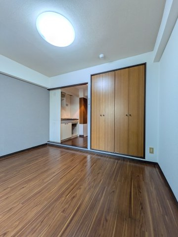 【寝室】 | コーポサンライズ西田 | 家具家電の配置も楽しみです