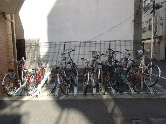 エグゼ浅草弐番館の駐車場