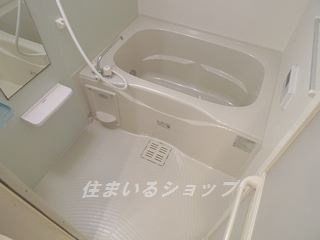 グリーンワールド　Ⅲの浴室|追い焚き・浴室暖房乾燥機あり