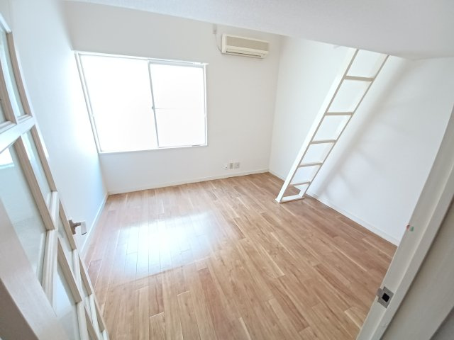リモーネの洋室|ゆったりした洋室です