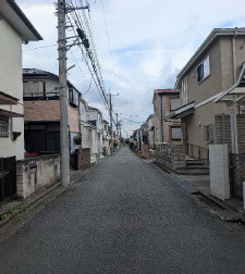 所沢市狭山ヶ丘2丁目売地の前面道路含む現地写真