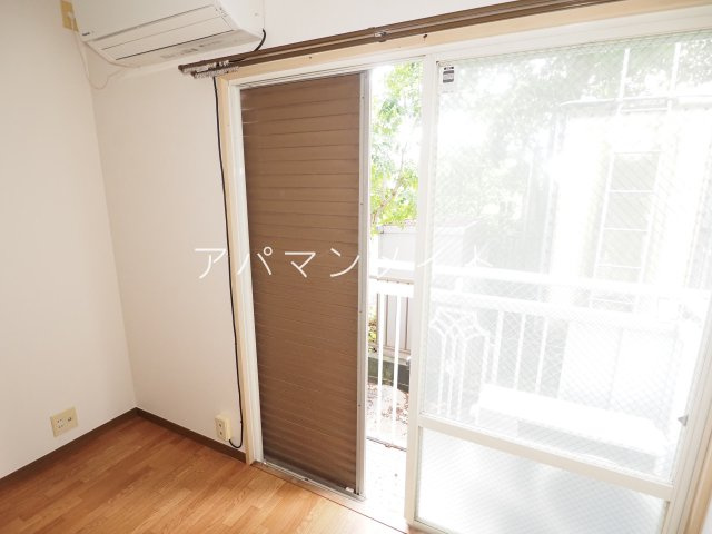 【設備】 | フォーミラーコート | 雨戸があります