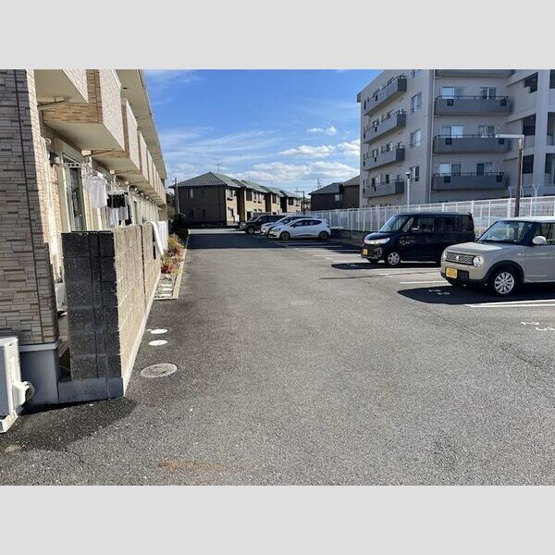【駐車場】 | グラン シャリオ(守山市) | 車をお持ちの方に嬉しい駐車場付きの物件です