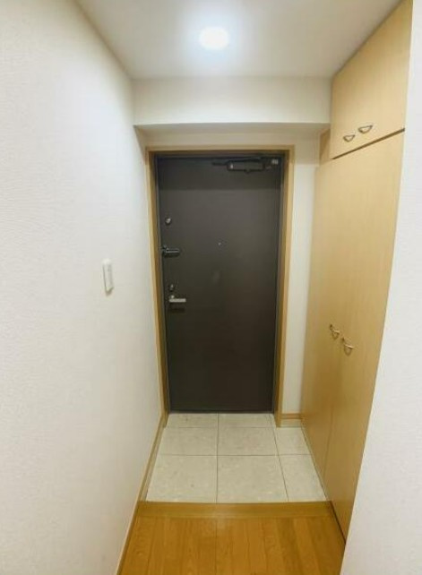 調布市布田４丁目の賃貸マンションの玄関