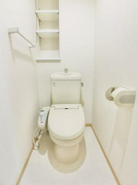 調布市布田４丁目の賃貸マンションのトイレ