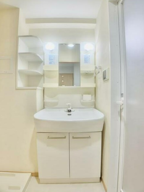 調布市布田４丁目の賃貸マンションの洗面所