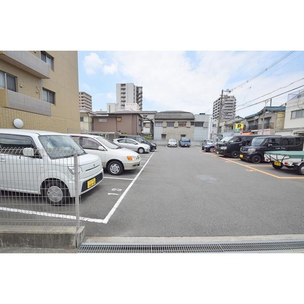 双葉エステート鴫野の駐車場