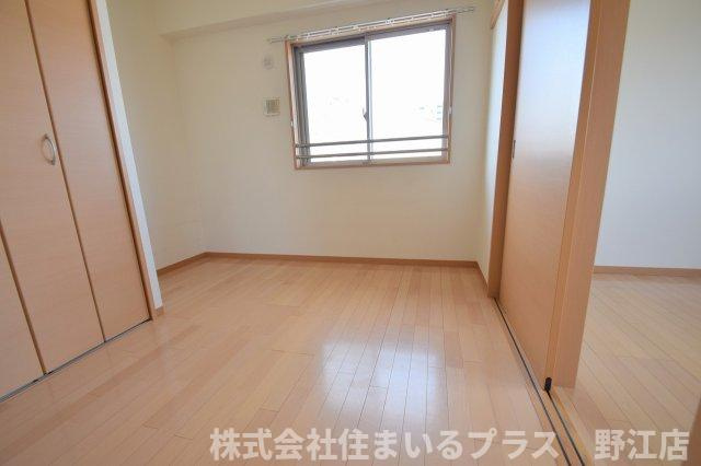 双葉エステート鴫野の洋室