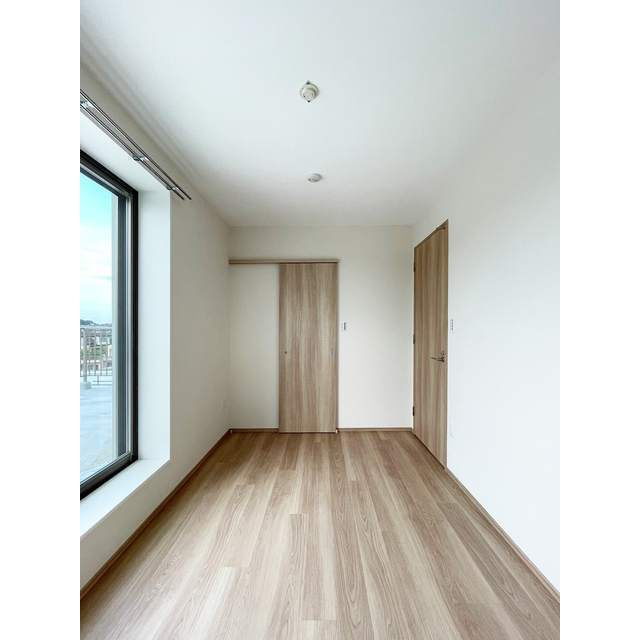川崎市多摩区西生田３丁目の賃貸マンションの居間・リビング