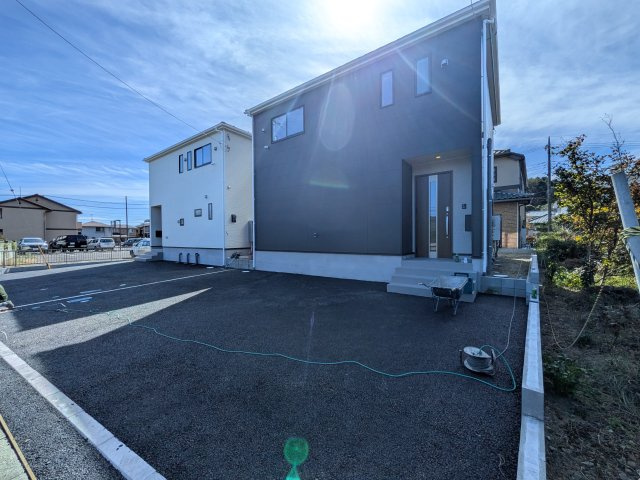 日立市小木津町　第6　新築戸建て　1号棟の前面道路含む現地写真|写真だけでは伝わらない快適さを、ぜひ現地で体感しませんか？
即日見学可能です！平日のご案内も可能です♪
お気軽にお問合せまたはお電話ください！
0297-86-8370まで【リアライズ不動産】