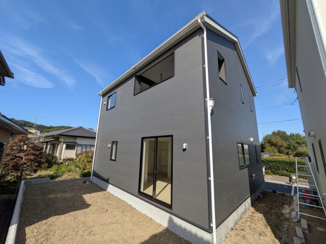 日立市小木津町　第6　新築戸建て　1号棟の外観|【月々5万円台〜】
写真だけでは伝わらない快適さを、ぜひ現地で体感しませんか？
即日見学可能です！平日のご案内も可能です♪
お気軽にお問合せください！