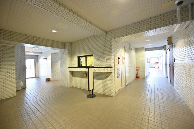 ライオンズマンション中野第五のエントランス|ゆとりのあるエントランスです