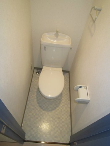 渋谷区笹塚１丁目のアパートのトイレ|ゆったりとした空間のトイレです