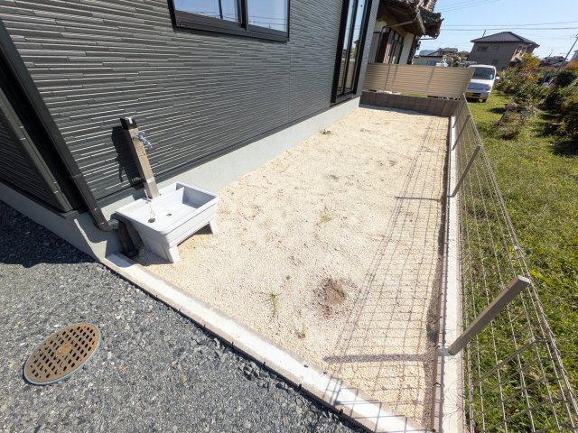 那珂市菅谷　19期　新築戸建て　1号棟の庭|日当たりや広さを現地で体感してください。理想のガーデニングや家庭菜園を始めてみませんか。