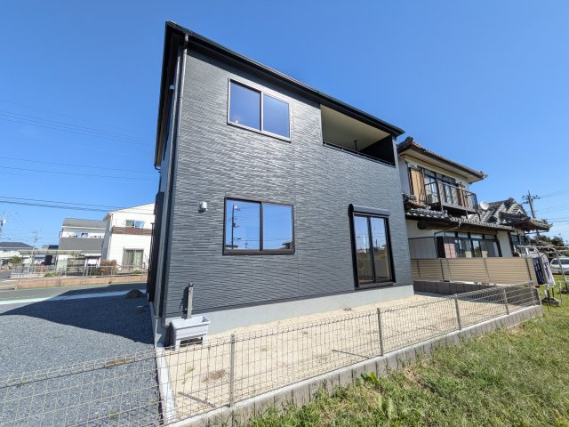 那珂市菅谷　19期　新築戸建て　1号棟の外観|【月々6万円台〜】
写真だけでは伝わらない快適さを、ぜひ現地で体感しませんか？
即日見学可能です！平日のご案内も可能です♪
お気軽にお問合せください！