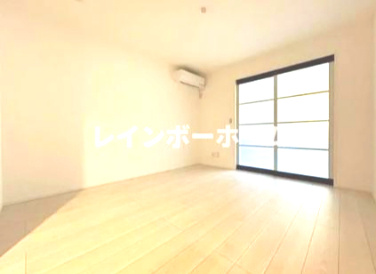 八千代市八千代台西２丁目のアパートの居間・リビング