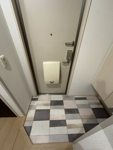 ソレイユ千石A棟の玄関