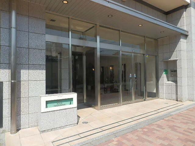 日神デュオステージ板橋駅前のエントランス