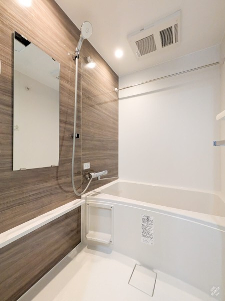 Ｔｈｅ　Ｓｈｉｎａｇａｗａ　Ｅａｓｔ　Ｒｅｓｉｄｅｎｃｅの浴室|コンパクトで使いやすいお風呂です