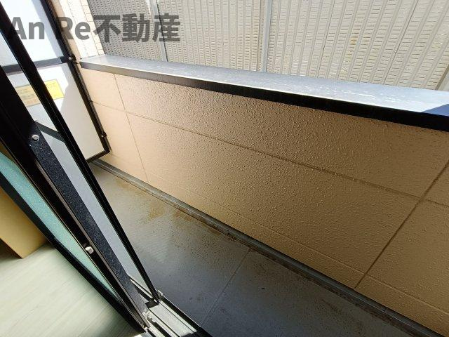 川口市東川口４丁目のアパートのバルコニー