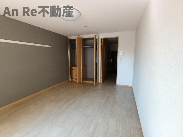 川口市東川口４丁目のアパートの洋室