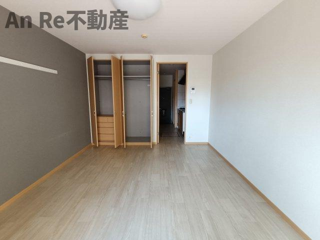 川口市東川口４丁目のアパートの洋室