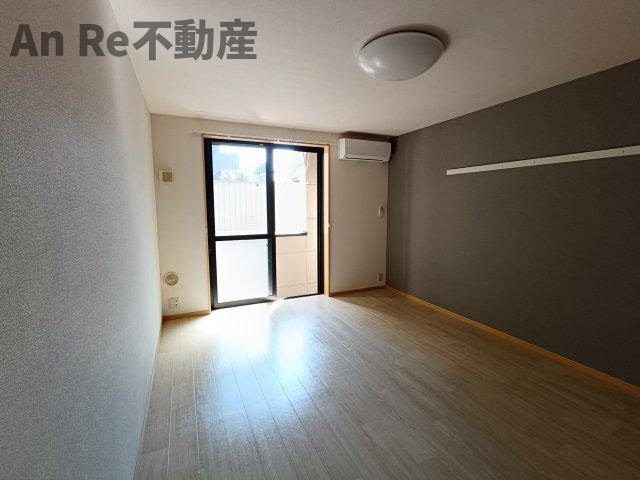 川口市東川口４丁目のアパートの居間・リビング