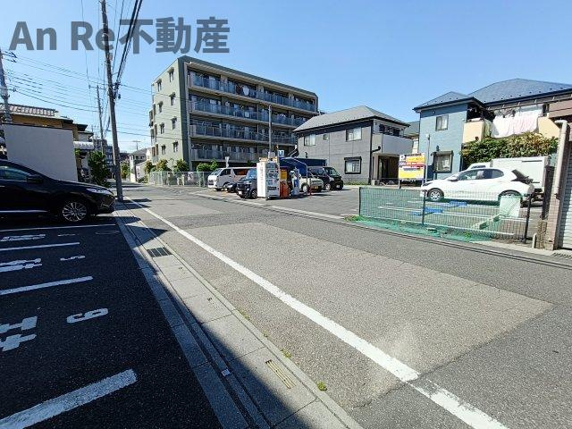 川口市東川口４丁目のアパートの駐車場
