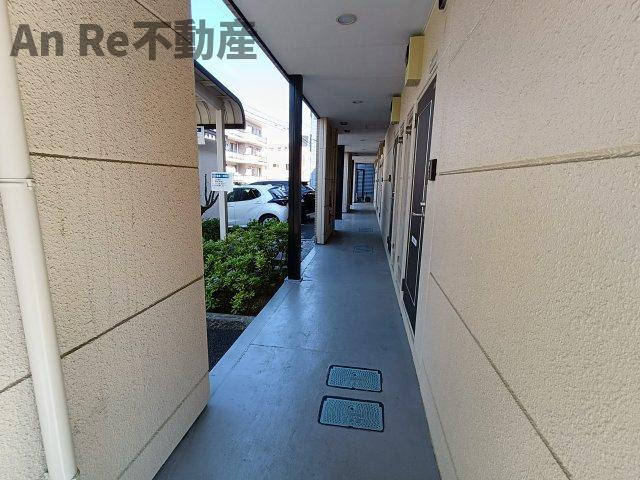 川口市東川口４丁目のアパートのロビー