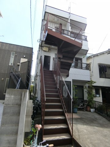 レークマンションⅡの外観|2011年2月築　鉄骨造地上3階建て総戸数3戸
東京都大田区蒲田2丁目　京急本線梅屋敷駅近最寄り徒歩3分