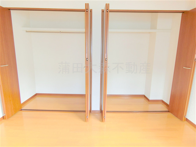 レークマンションⅡの収納|大型収納　クローゼット×2！