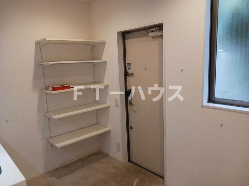 邑善庭の玄関