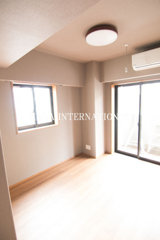グランカーサ浦安の寝室|反転タイプのお部屋の写真です