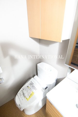 グランカーサ浦安のトイレ|反転タイプのお部屋の写真です