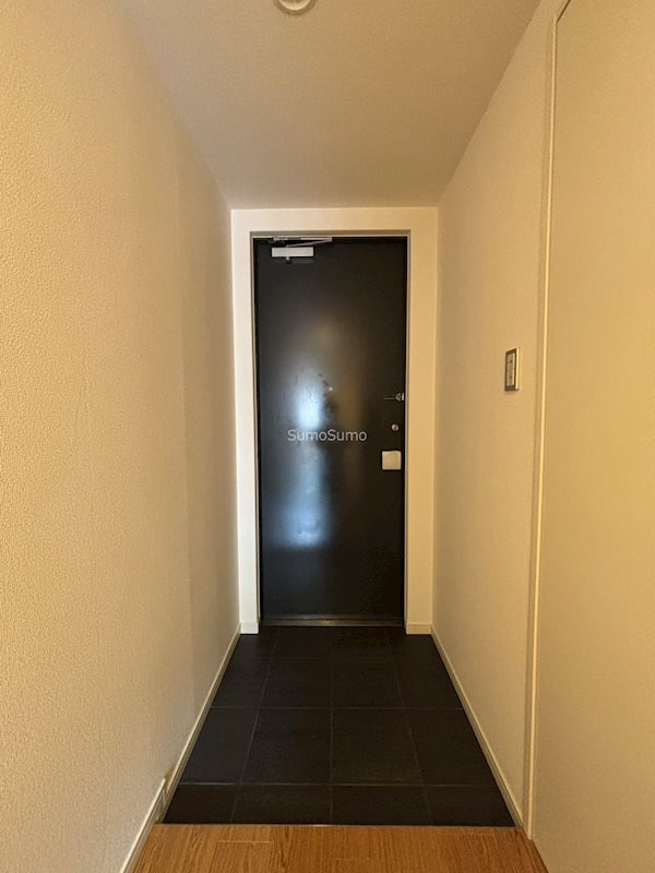 KDXレジデンス本町橋の玄関