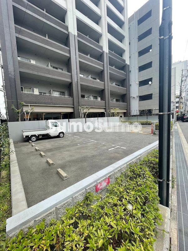 グランツ西大橋の駐車場