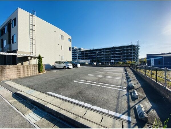 プリートカーサの駐車場