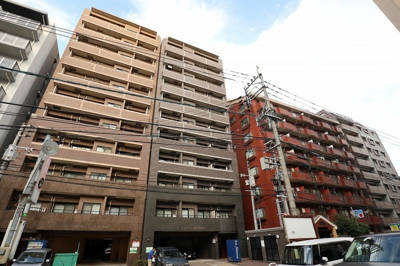 ラフィネス薬院イーストタワーの外観
