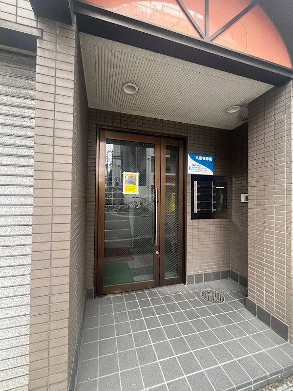 メゾンマルヨネ九条の外観
