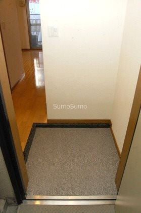 エイペックス松屋町ヴァンデュールの玄関