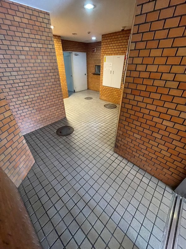 藤和高津町コープのロビー