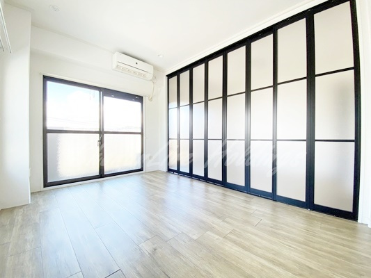 横浜市戸塚区上倉田町の賃貸マンションの居間・リビング|使いやすいリビングになります♪